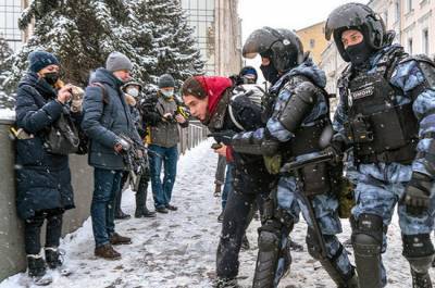 Дмитрий Вяткин - За неповиновение полиции на санкционированных митингах могут наказать строже - pnp.ru