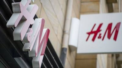 H&M в России подозревают в уклонении от уплаты таможенных пошлин на 3 миллиарда - 5-tv.ru - Швеция - Торговля