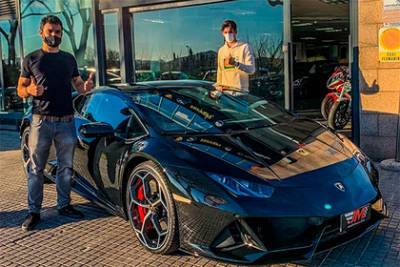 21-летний форвард «Барселоны» впервые забил за клуб и купил Lamborghini - lenta.ru