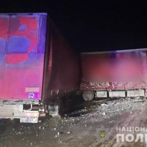 В Полтавской области столкнулись два грузовика: оба водителя погибли - reporter-ua.com - Полтавская обл.