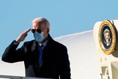 Дональд Трамп - Джо Байден - Байден отказался следить за процессом импичмента Трампу - lenta.ru - США