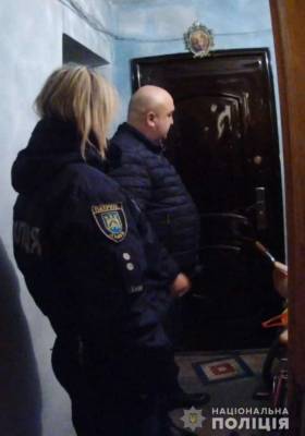 Денис Волчек - Во Львове полицейские помогли детям, оставшимся без присмотра родителей - lenta.ua - Львов