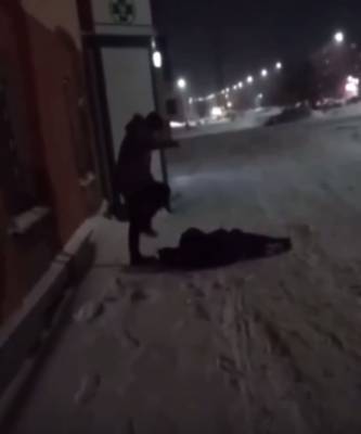 В Кузбассе очевидцы сообщили о жестоком избиении подростками прохожего - gazeta.a42.ru - Прокопьевск