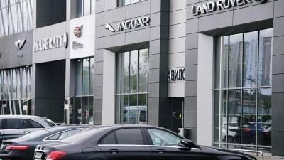 Минпромторг дополнил список облагаемых налогом на роскошь автомобилей - iz.ru