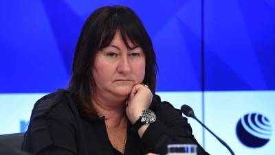 Елена Вяльбе - Евгений Белов - Вяльбе заявила о необходимости ввести запрет на соцсети в сборной России - gazeta.ru
