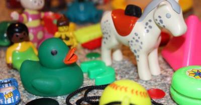 Опасные игры. Ученые нашли более 100 вредных веществ в детских игрушках - focus.ua