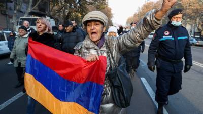 Никола Пашинян - Противники Пашиняна показали, что могут захватить любое министерство - vesti.ru - Ереван