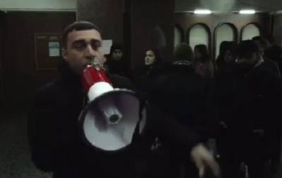 Никола Пашинян - В Ереване протестующие вошли в дом правительства - korrespondent.net - Армения - Ереван