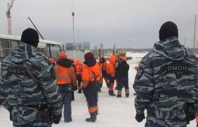 Валерий Горелых - В Екатеринбурге 50-местный хостел заселил 418 мигрантов и получил штраф на ₽4,8 млн - znak.com - Екатеринбург - Свердловская обл.