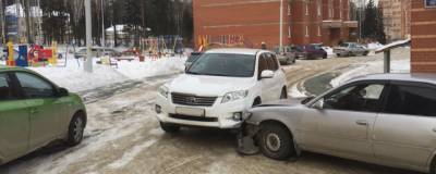Число аварий во дворах Москвы за год увеличилось на 36% - runews24.ru - Москва