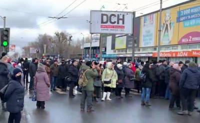 "Мы выживаем, а не живем": бунт вспыхнул в Харькове, люди перекрывают дороги, кадры - kharkov.politeka.net - Харьков