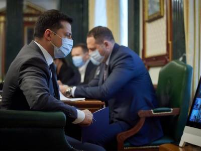 Владимир Зеленский - Михаил Федоров - Денис Шмыгаль - Виктор Ляшко - Зеленский: В праздничные и выходные дни не должно уменьшаться количество вакцинаций от COVID-19 - gordonua.com - Украина