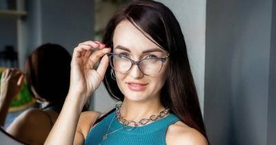 Выбросить или дать шанс: калининградский стилист рассказала, как реанимировать старую одежду - klops.ru - Калининград