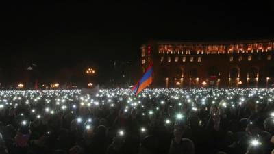 Никол Пашинян - Серж Саргсян - Пашинян предложил досрочные выборы и изменения в конституции - svoboda.org - Ереван