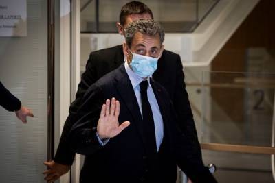 Николя Саркози - Суд Парижа приговорил Николя Саркози к трём годам тюрьмы - govoritmoskva.ru - Париж