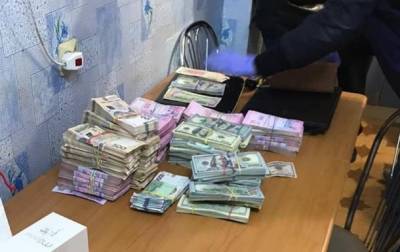 На Харьковщине у поселкового головы при обыске нашли $200 тысяч - korrespondent.net - Харьковская обл.