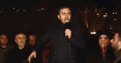 Никол Пашинян - Армен Саркисян - Ишхан Сагателян - Оппозиция Армении заблокировала парламент и требует отставки Пашиняна (фото, видео) - focus.ua - Армения - Нагорный Карабах