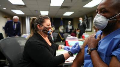 Джен Псаки - В США на этой неделе будут распределены 18,5 млн доз вакцин от COVID-19 - golos-ameriki.ru