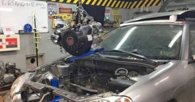 Хэтчбек Honda с одноцилиндровым двигателем от газонокосилки действительно ездит - skuke.net - Интересно