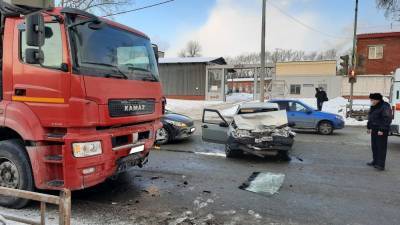 Нетрезвый мужчина вез 5-летнюю дочку из детского сада и попал в ДТП (ФОТО) - newdaynews.ru