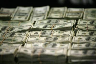За первые пять минут торгов курс доллара США понизился до 74,034 руб. - smartmoney.one