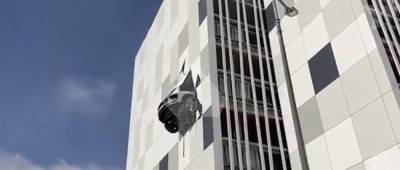 Російський - Російський хокеїст на Porsche пробив стіну парковки на третьому поверсі – курйозне відео - w-n.com.ua