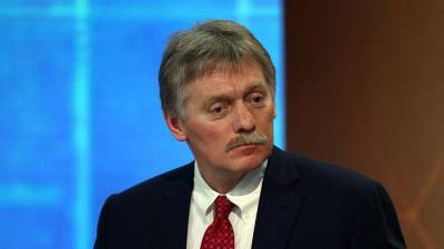 Дмитрий Песков - Песков заявил о потерянном Россией годе интенсивного развития из-за пандемии - newsland.com