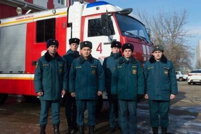 Астраханские спасатели вытащили из воды провалившегося под лед мужчину на реке Царев - ast.mk.ru - Астраханская обл.