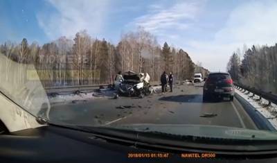 В страшном ДТП на 65-м километре трассы Екатеринбург-Тюмень погибла 23-летняя девушка - nashgorod.ru - Екатеринбург - Тюмень