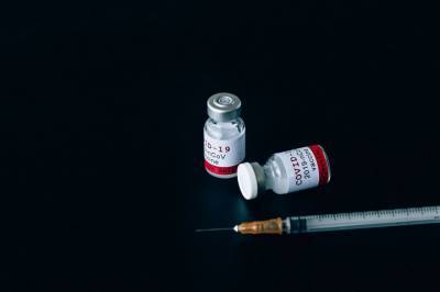 СМИ: Евросоюз внесет в COVID-паспорта данные привитых неодобренной российской вакциной - news.vse42.ru - Россия - Венгрия