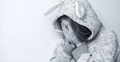 Не вынесла позора: россиянка умерла от инсульта, узнав, что 14-летняя дочь забеременела от отчима - reendex.ru - Новосибирск - Новосибирская обл.