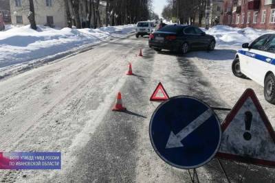 В Кинешме под колеса БМВ попала женщина, а в Иванове мужчину сбил водитель Форда - mkivanovo.ru - Ивановская обл.