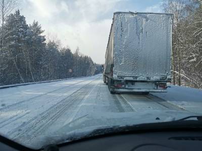 На трассе М-5 в Челябинской области из-за снегопада ввели ограничения для большегрузов - znak.com - Башкирия - Челябинская обл. - Челябинск