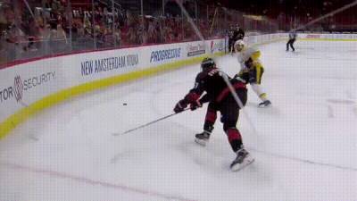 Андрей Свечников - Филип Форсберг - Шведский хоккеист жёстко ударил россиянина локтем в голову во время матча НХЛ - reendex.ru