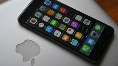 Apple заявила о намерениях сократить производство смартфонов - newinform.com - Япония