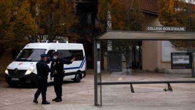Во Франции - Жестокое убийство учителя во Франции произошло из-за лжи школьницы - 5-tv.ru - Франция - Париж