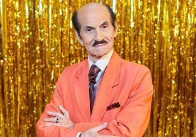 Григорий Чапкис - Сын Григория Чапкиса показал отца: выходит на прогулки, но тяжел говорит - kp.ua