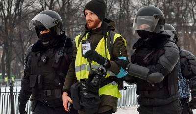 Алексей Навальный - Александр Хинштейн - Журналистам во время митингов запретят близко подходить к сотрудникам полиции - og.ru
