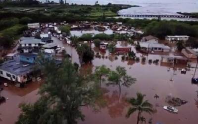 На Гавайях наводнением разрушило дома и мосты - korrespondent.net - Одесса - штат Гавайи