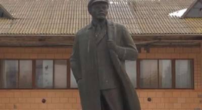 Александр Бондаренко - На Николаевщине снесли последний памятник Ленину - lenta.ua - Ленин