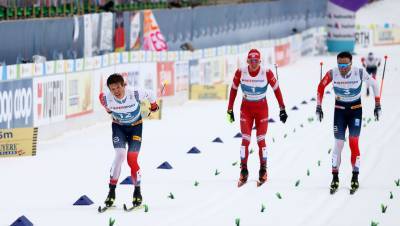 Александр Большунов - Эмиль Иверсен - Йоханнес Клебо - Клебо поздравил Большунова с серебром в марафоне на ЧМ - gazeta.ru - Норвегия - Швейцария