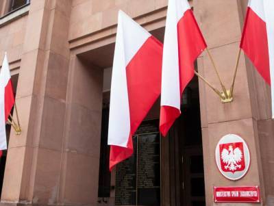 "В ответ на враждебные и неоправданные действия Беларуси". Польша высылает белорусского дипломата - gordonua.com - Варшава - Посольство