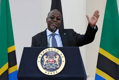 Джон Магуфули - Призывавший лечиться молитвами президент Танзании заразился COVID-19 - lenta.ru - Танзания - Кения
