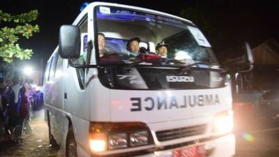 26 человек погибли после падения школьного автобуса с обрыва в Индонезии - 5-tv.ru - Индонезия