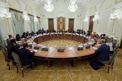 Владимир Зеленский - Андрей Ермак - Ермак обсудил с послами G20 ситуацию на Донбассе - ru.slovoidilo.ua