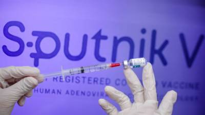 Житель ФРГ привез в Россию семью для вакцинации "Спутником V" - politros.com - Lima