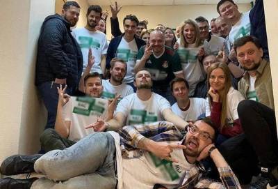Из ФК «Локомотив» уволили более 20 сотрудников из-за фотографии в соцсетях. Там был мат - znak.com