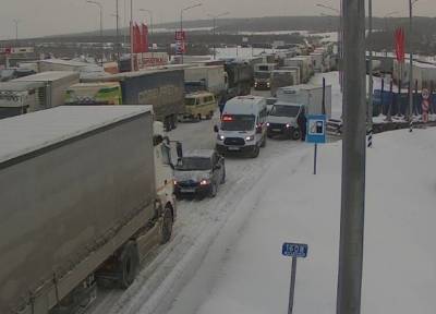 На Южном Урале на трассе М-5 сильные заторы из-за метели и ограничения движения - znak.com - Челябинская обл. - Уфа - Челябинск