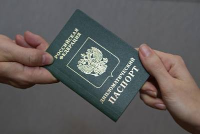 Александр Захаров - Российские дипломаты пожаловались на США из-за проблем с визами - lenta.ru