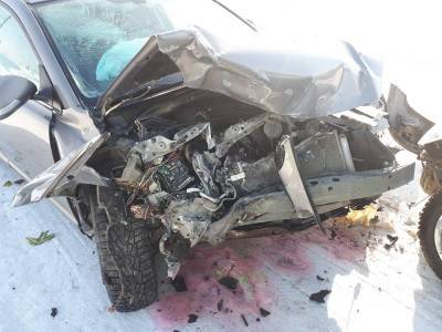 Под Сосногорском в ДТП пострадали водитель и пассажир Toyota Avensis - komiinform.ru - респ. Коми - Сосногорск